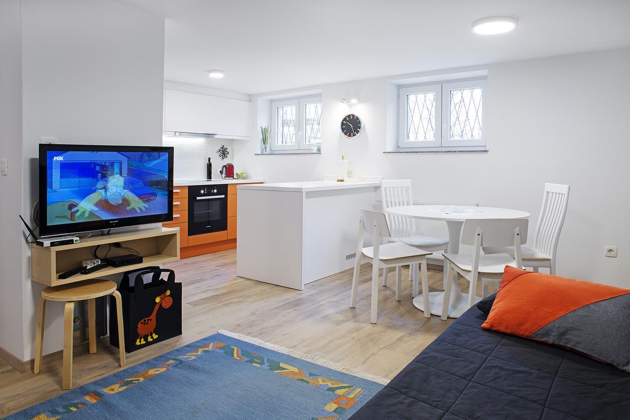 Apartments Your Colourful Ljubljana Home ภายนอก รูปภาพ